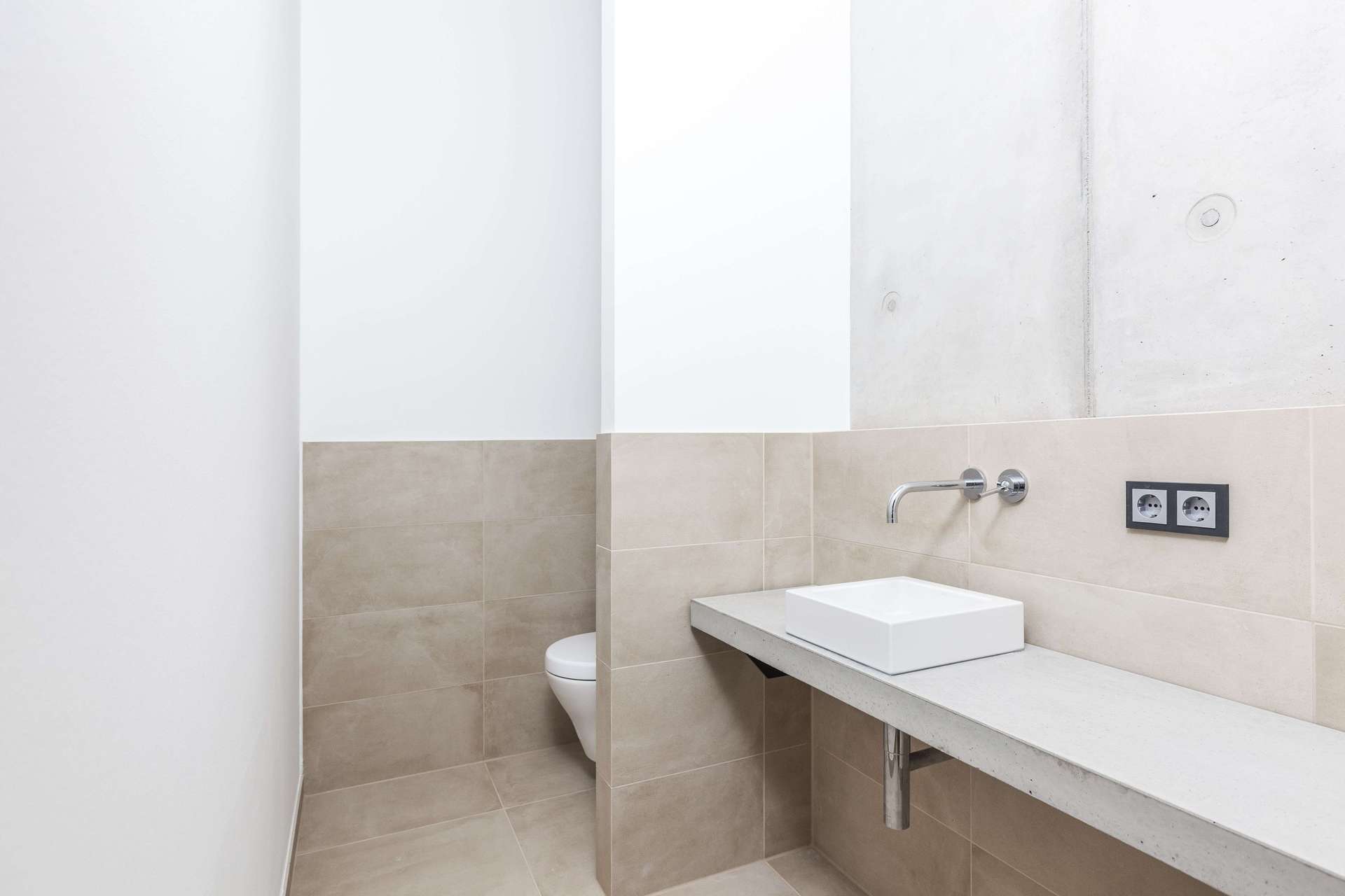 Hafenloft am Wasser mit Balkon und Tiefgaragenstellplatz