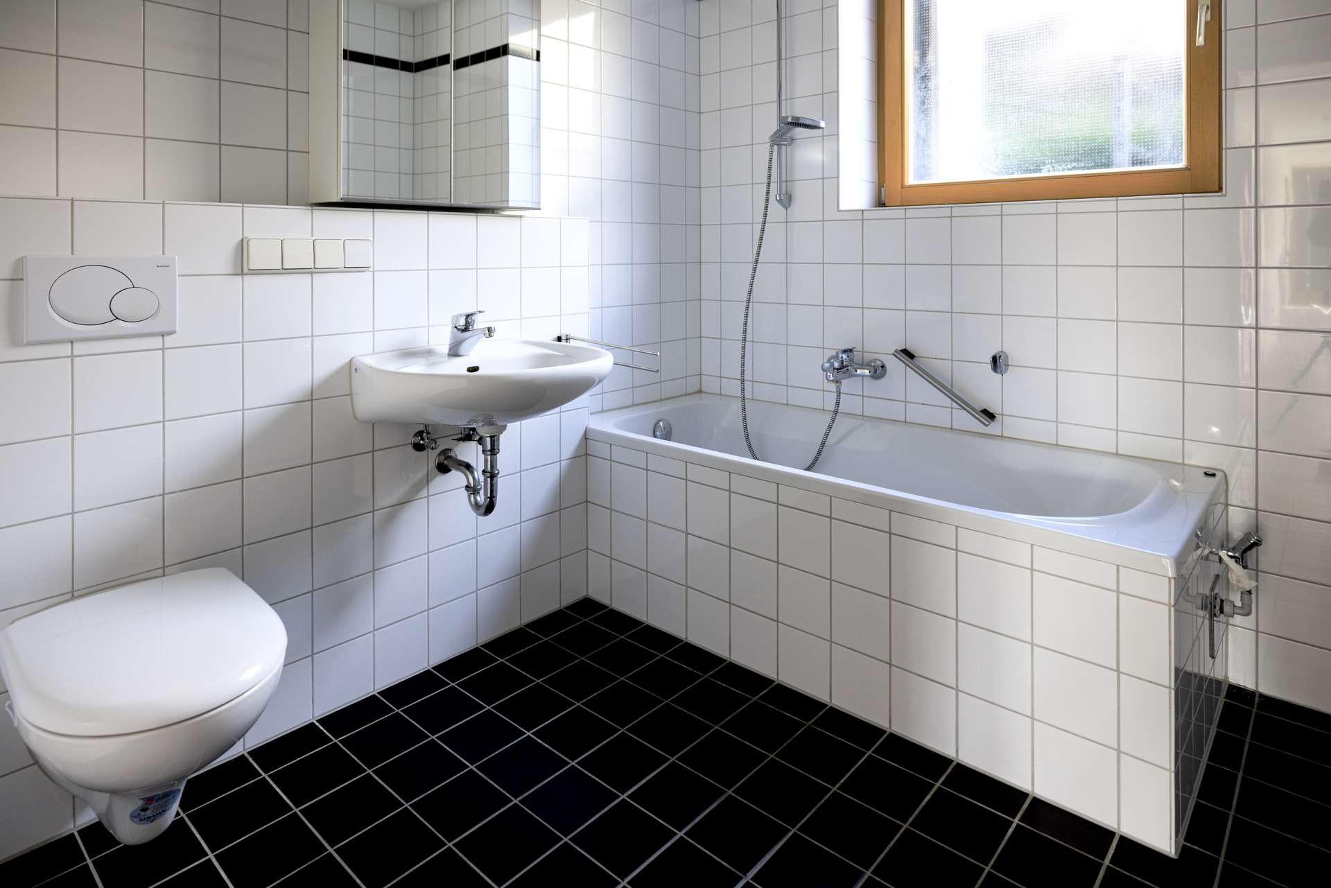Attraktive Wohnung in modernem Flachdachhaus in Gauangelloch