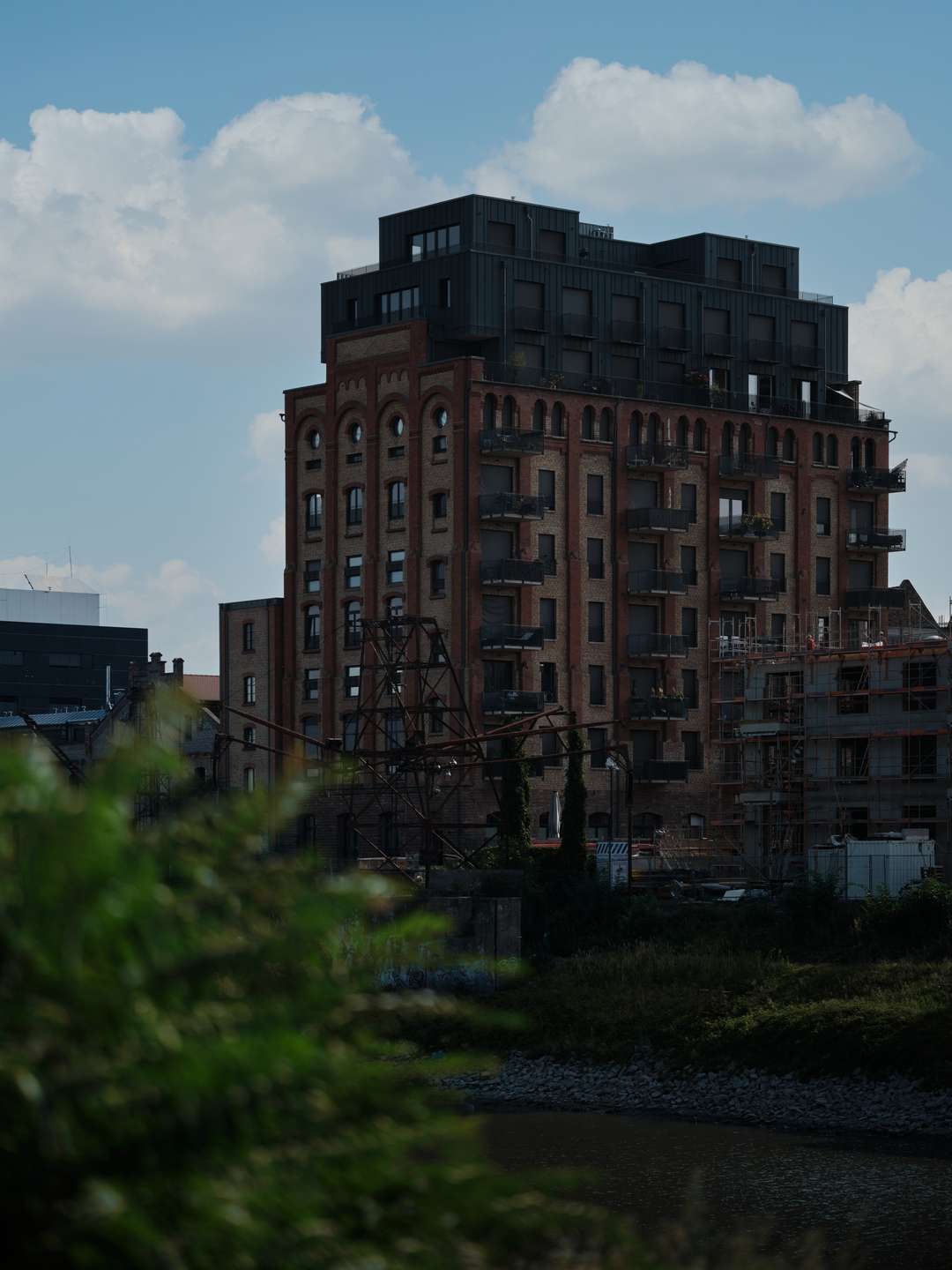 Hafenloft am Wasser mit Balkon und Tiefgaragenstellplatz