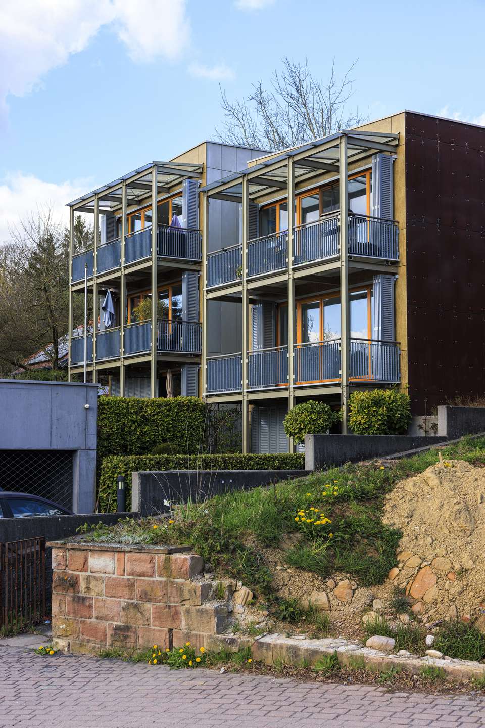 Attraktive Wohnung in modernem Flachdachhaus in Gauangelloch