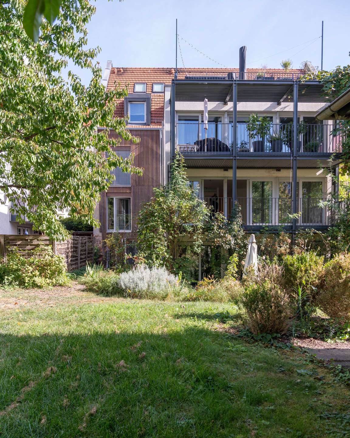 Einzug kurzfristig möglich: Tolle Lage in Neuenheim mit Balkon und Garten