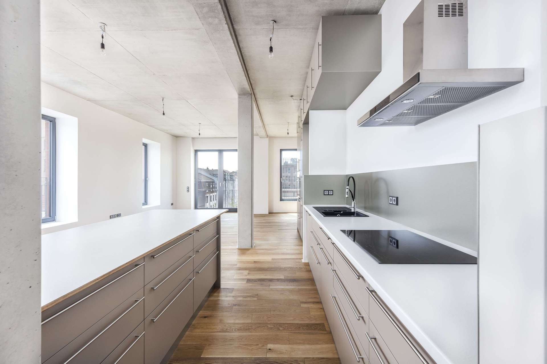 Hafenloft am Wasser mit Balkon und Tiefgaragenstellplatz