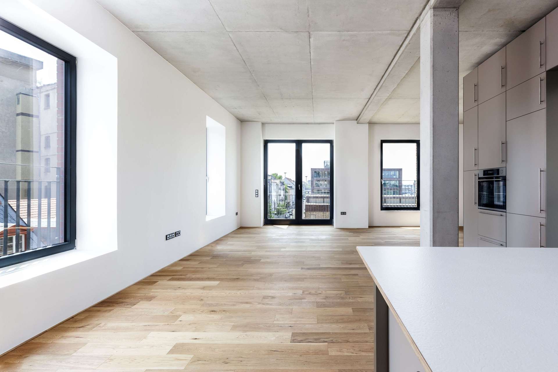 Hafenloft am Wasser mit Balkon und Tiefgaragenstellplatz