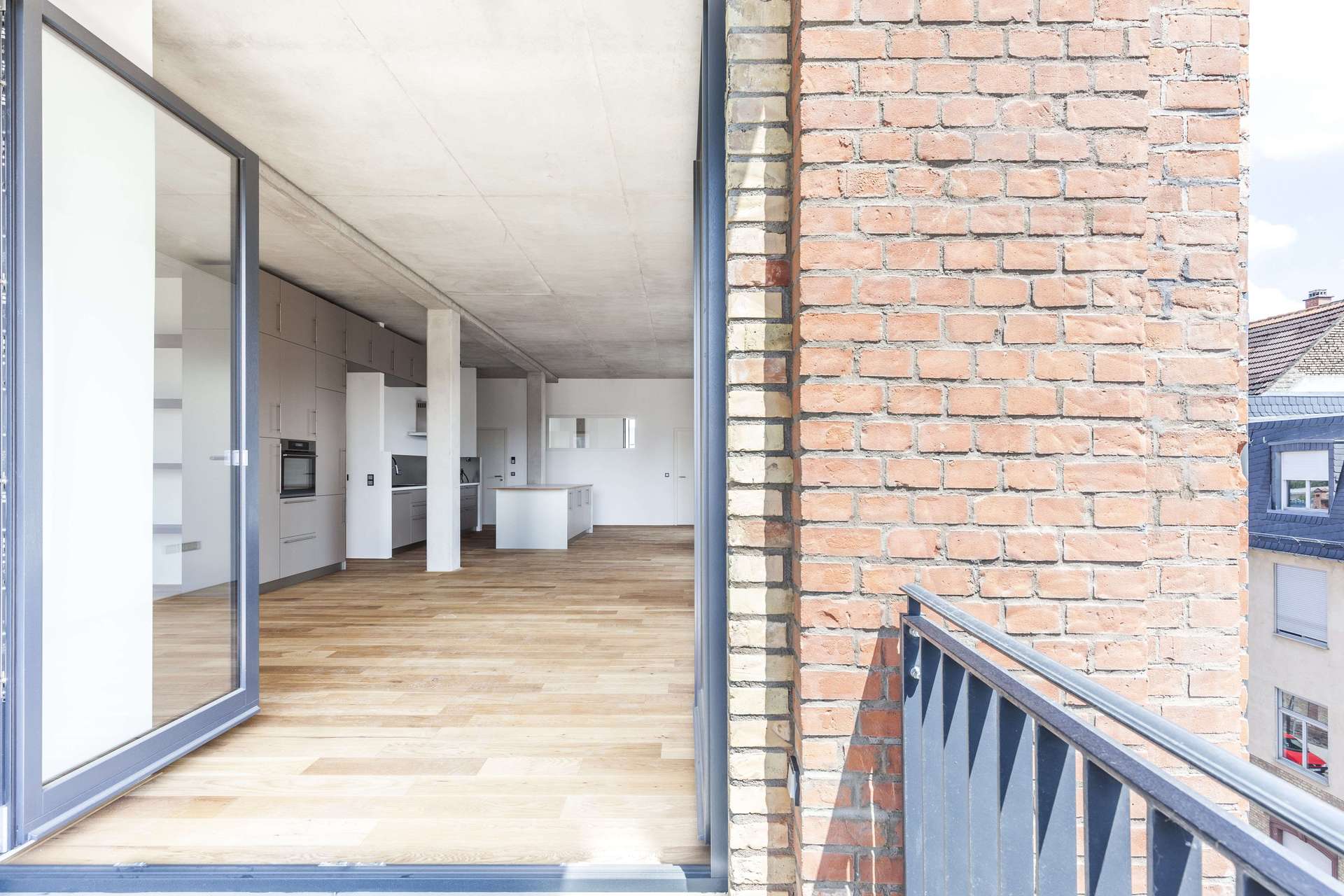 Hafenloft am Wasser mit Balkon und Tiefgaragenstellplatz