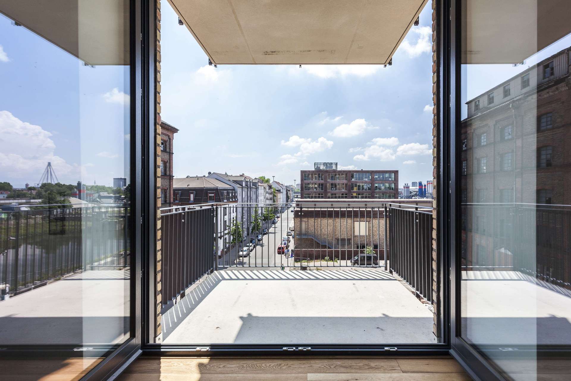Hafenloft am Wasser mit Balkon und Tiefgaragenstellplatz