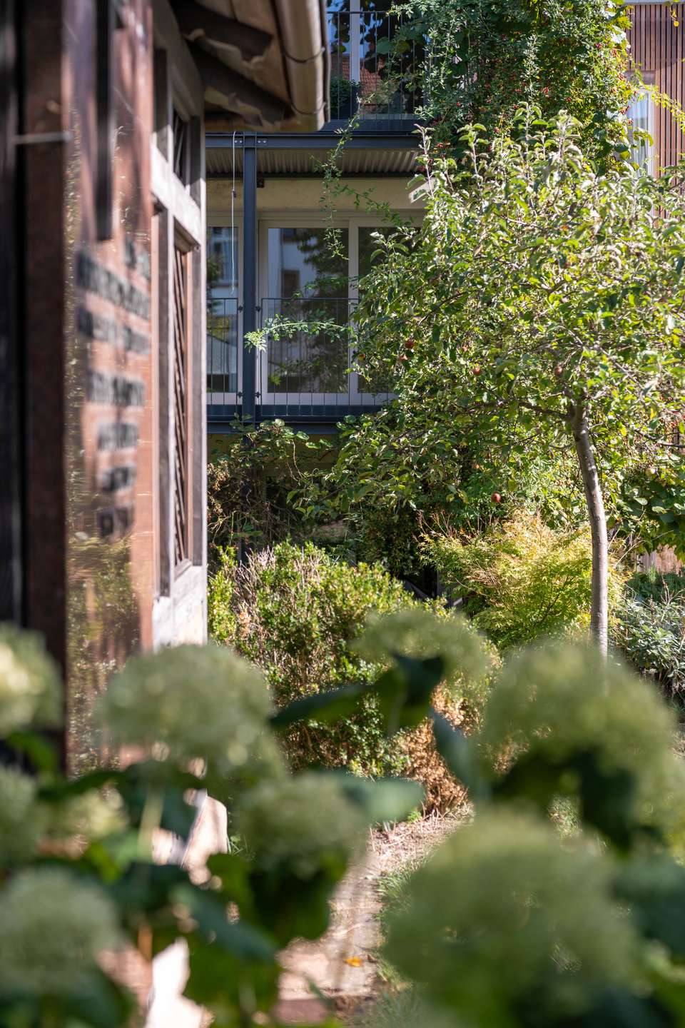 Einzug kurzfristig möglich: Tolle Lage in Neuenheim mit Balkon und Garten