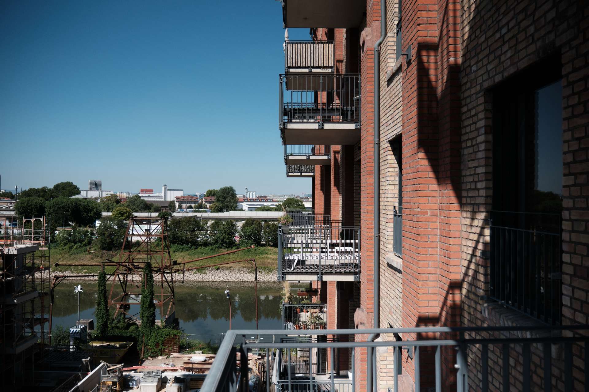 Hafenloft am Wasser mit Balkon und Tiefgaragenstellplatz