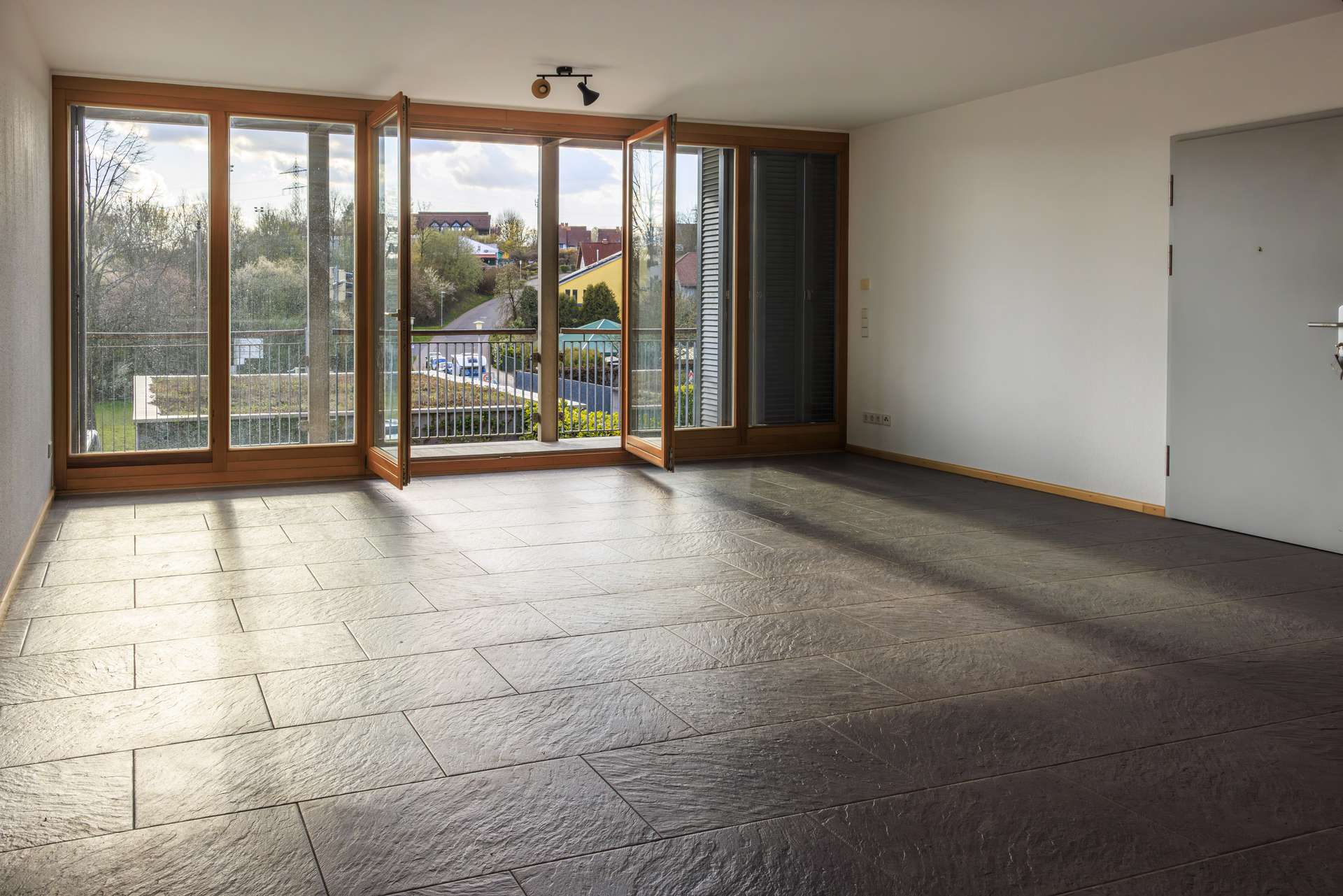 Attraktive Wohnung in modernem Flachdachhaus in Gauangelloch