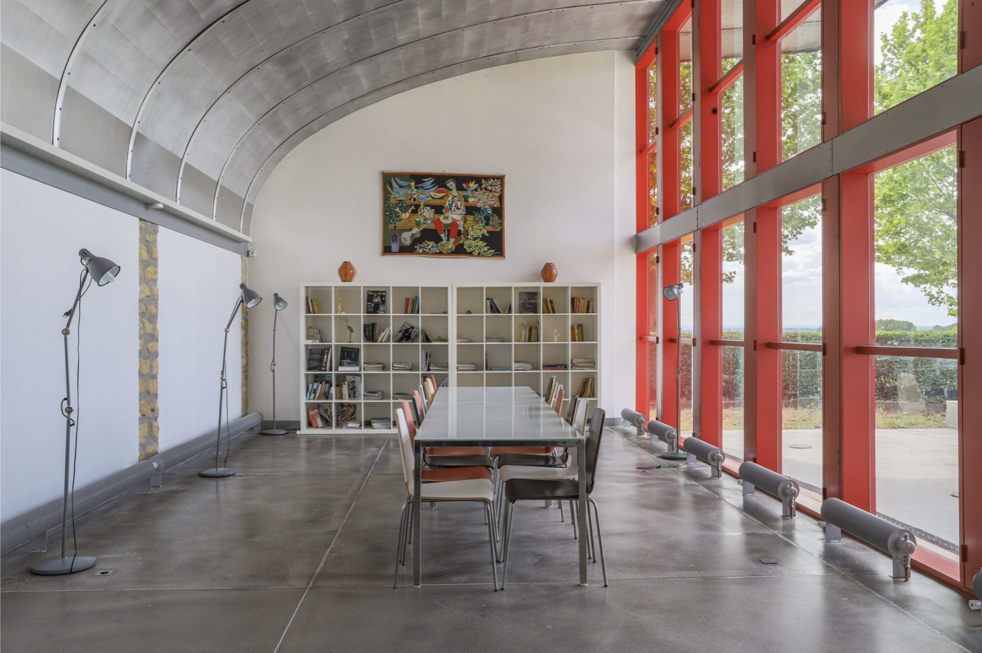 Ehemaliger Flugplatz entworfen von Jean Prouvé und Le Corbusier
