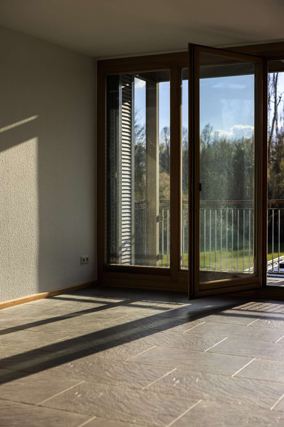 Attraktive Wohnung in modernem Flachdachhaus in Gauangelloch