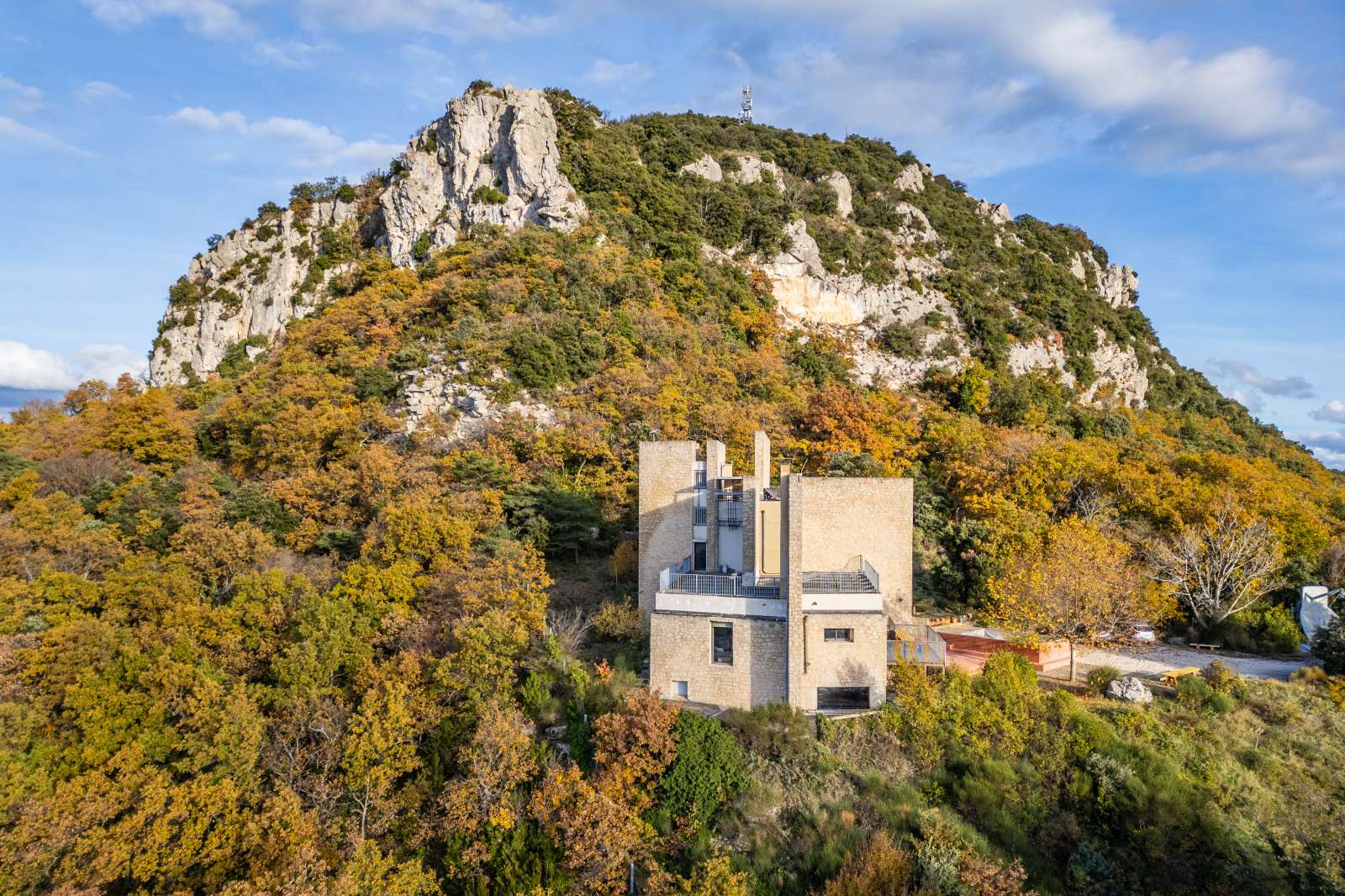 Ehemalige Relaistation von Jean Dumont in der Provence