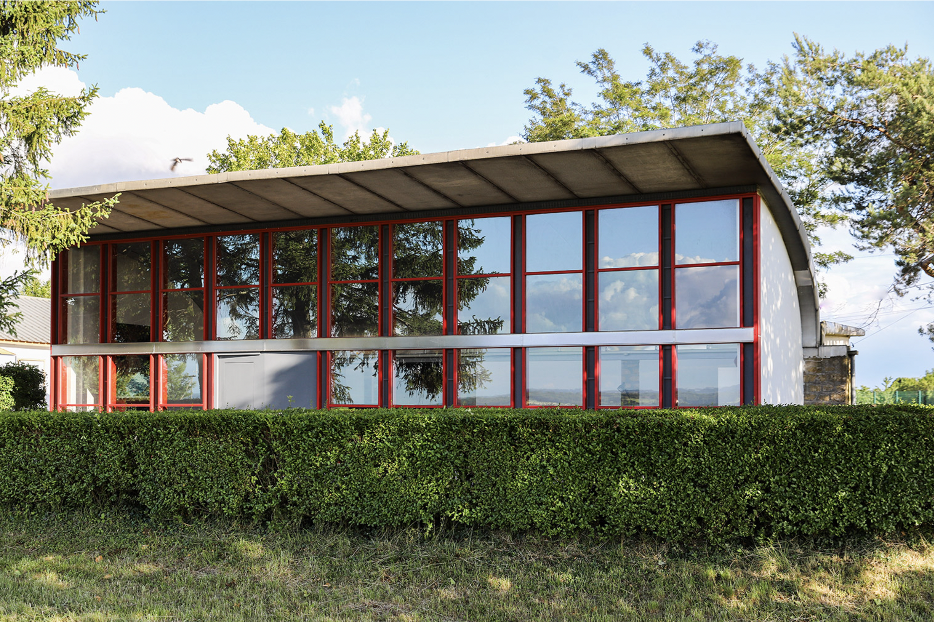 Ehemaliger Flugplatz entworfen von Jean Prouvé und Le Corbusier