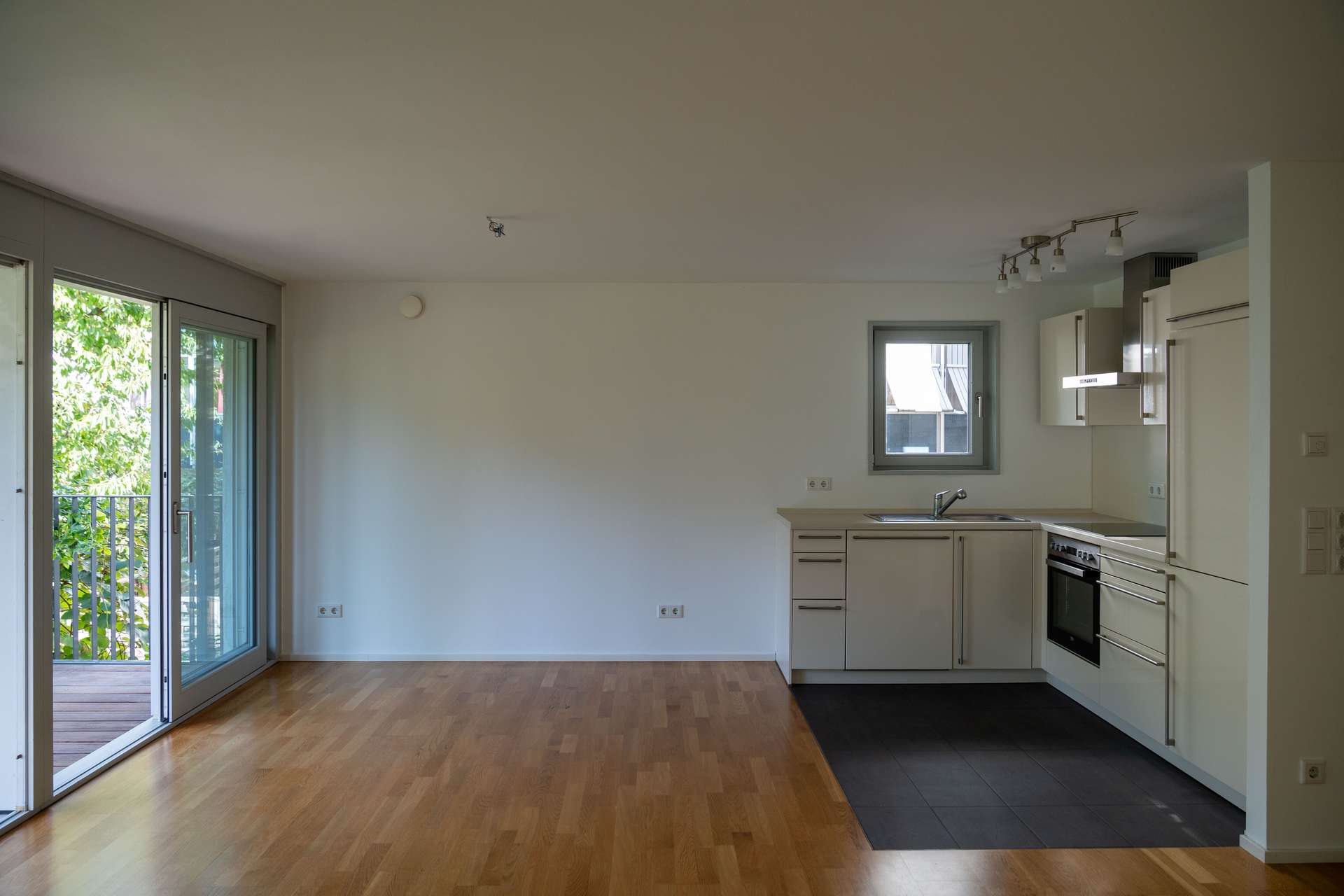 Einzug kurzfristig möglich: Tolle Lage in Neuenheim mit Balkon und Garten