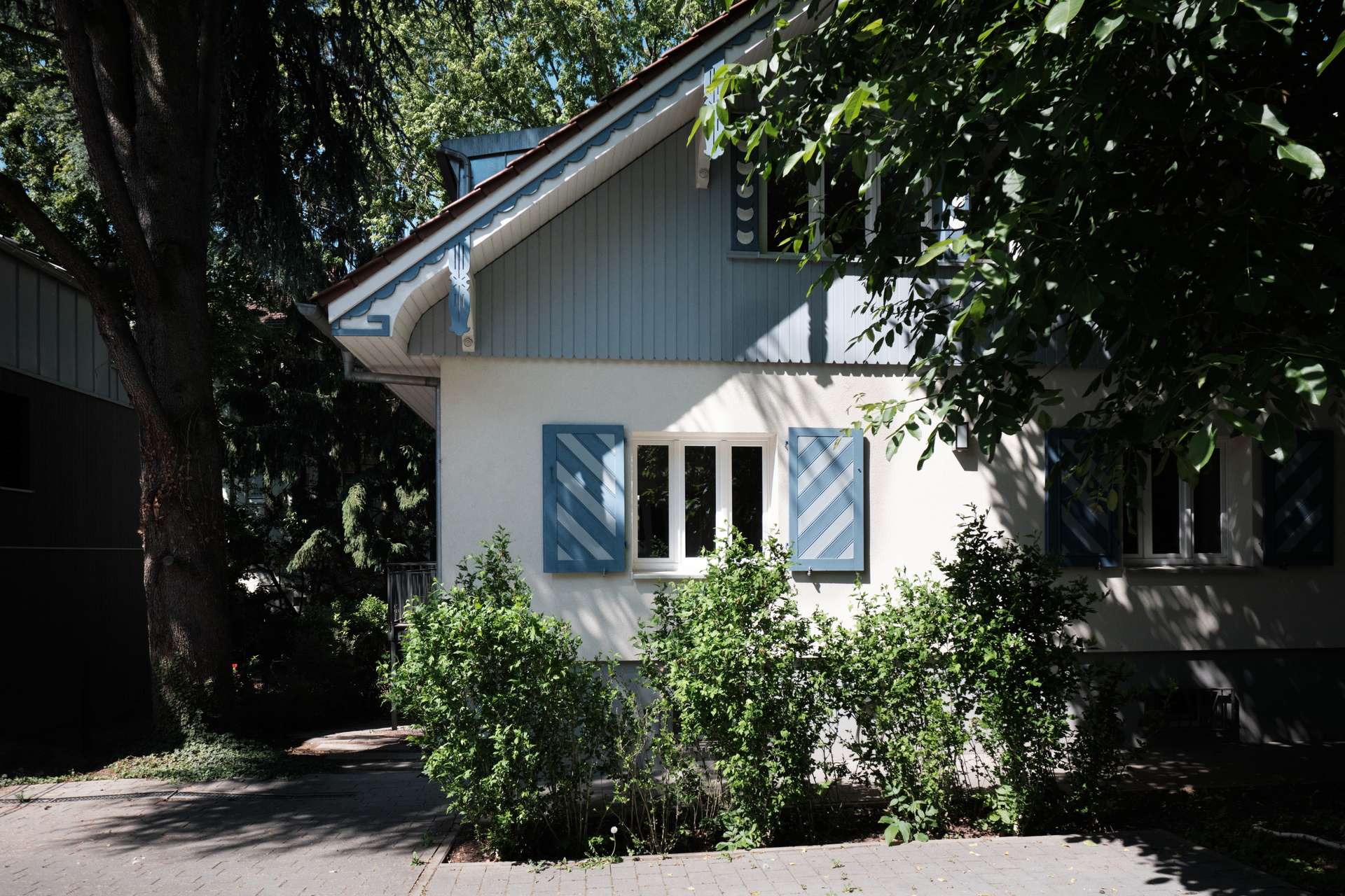 Wunderschönes, freistehendes Haus in zweiter Reihe in Handschuhsheim