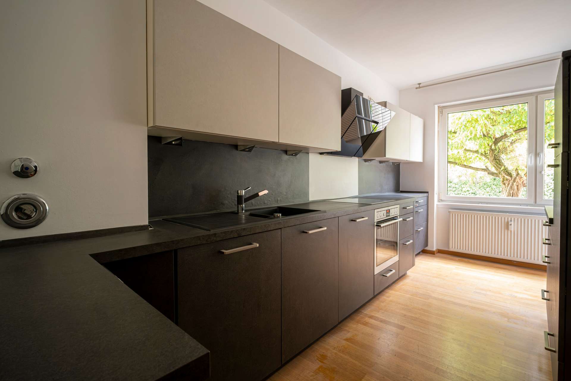 Großzügige Hochparterrewohnung mit Balkon in bester Neuenheimer Lage