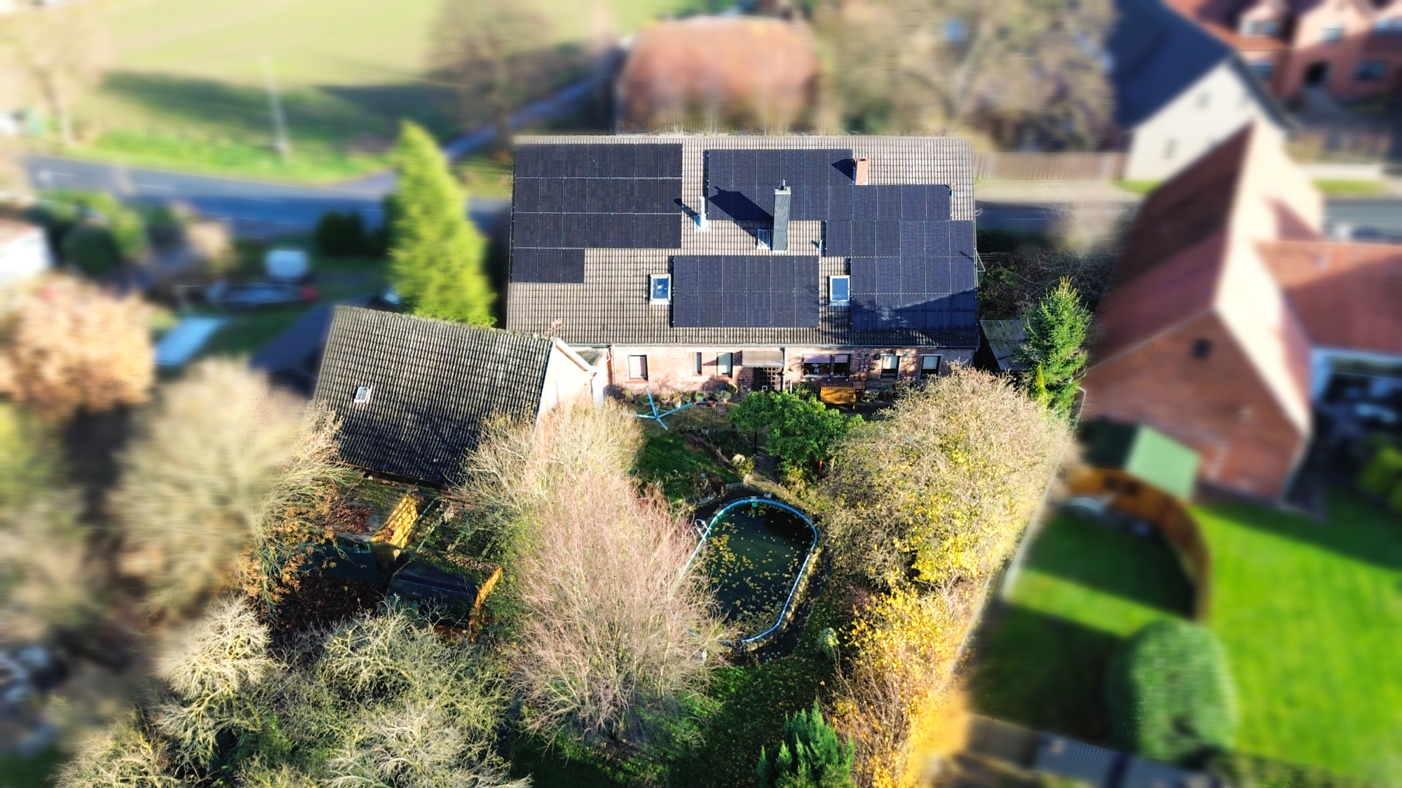 Großzügiges Einfamilienhaus mit Pool, Garten und Ausbaupotenzial – Perfekt für Familien