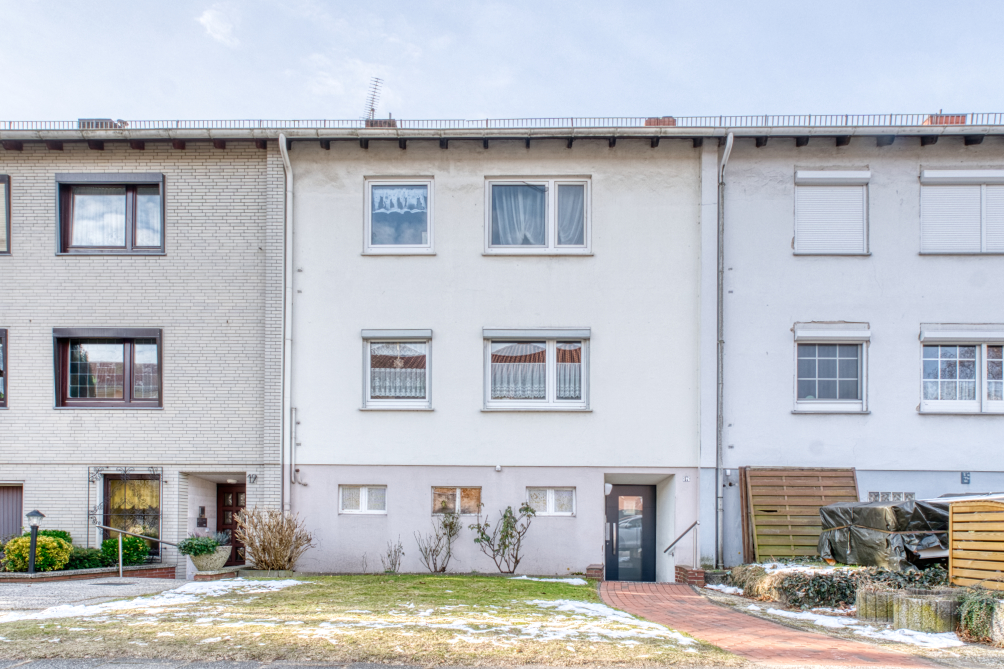 Gepflegtes MFH in Bremen-Kirchhuchting | 196 m² | Garten | laufende Mieteinnahmen