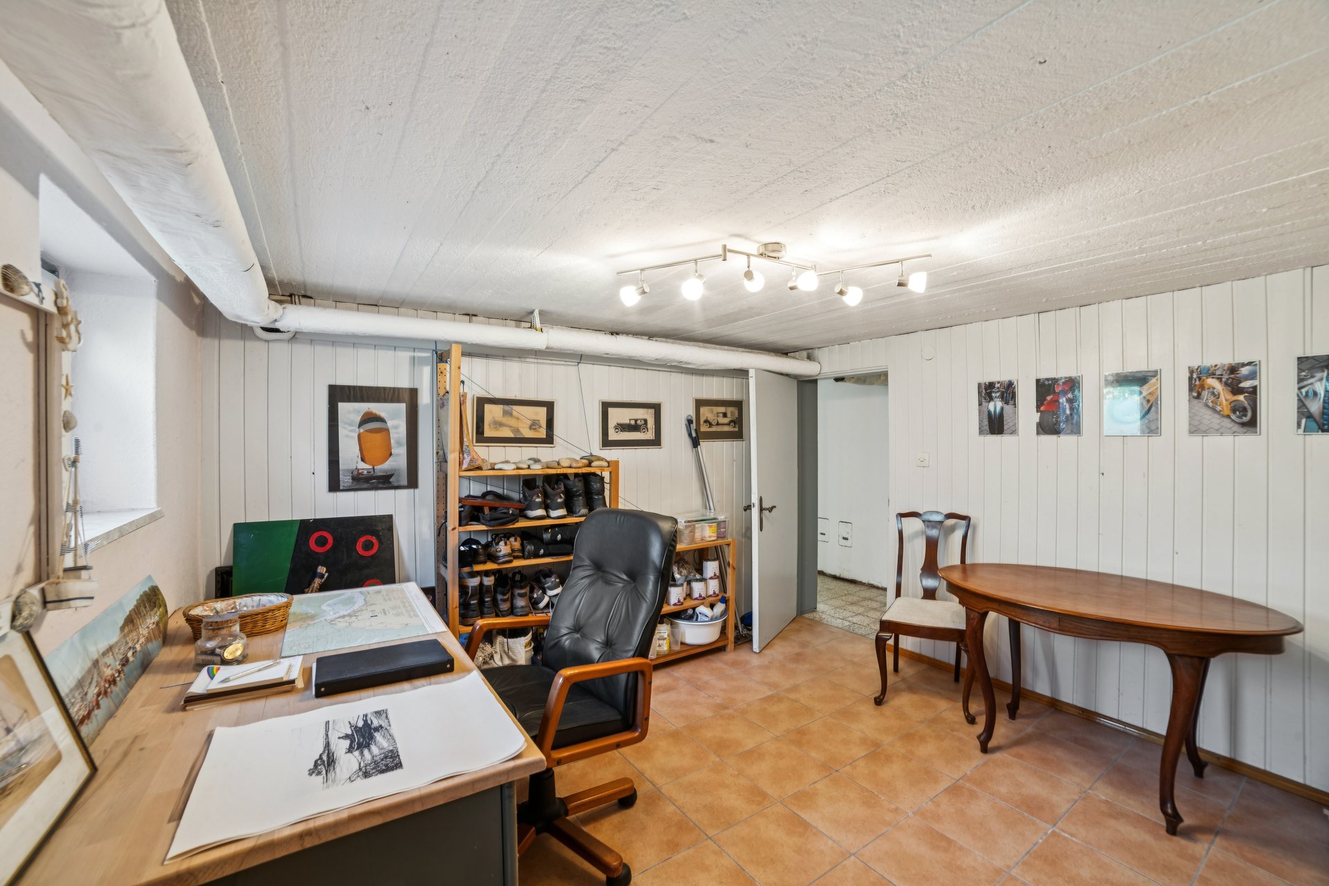 Büro im Keller