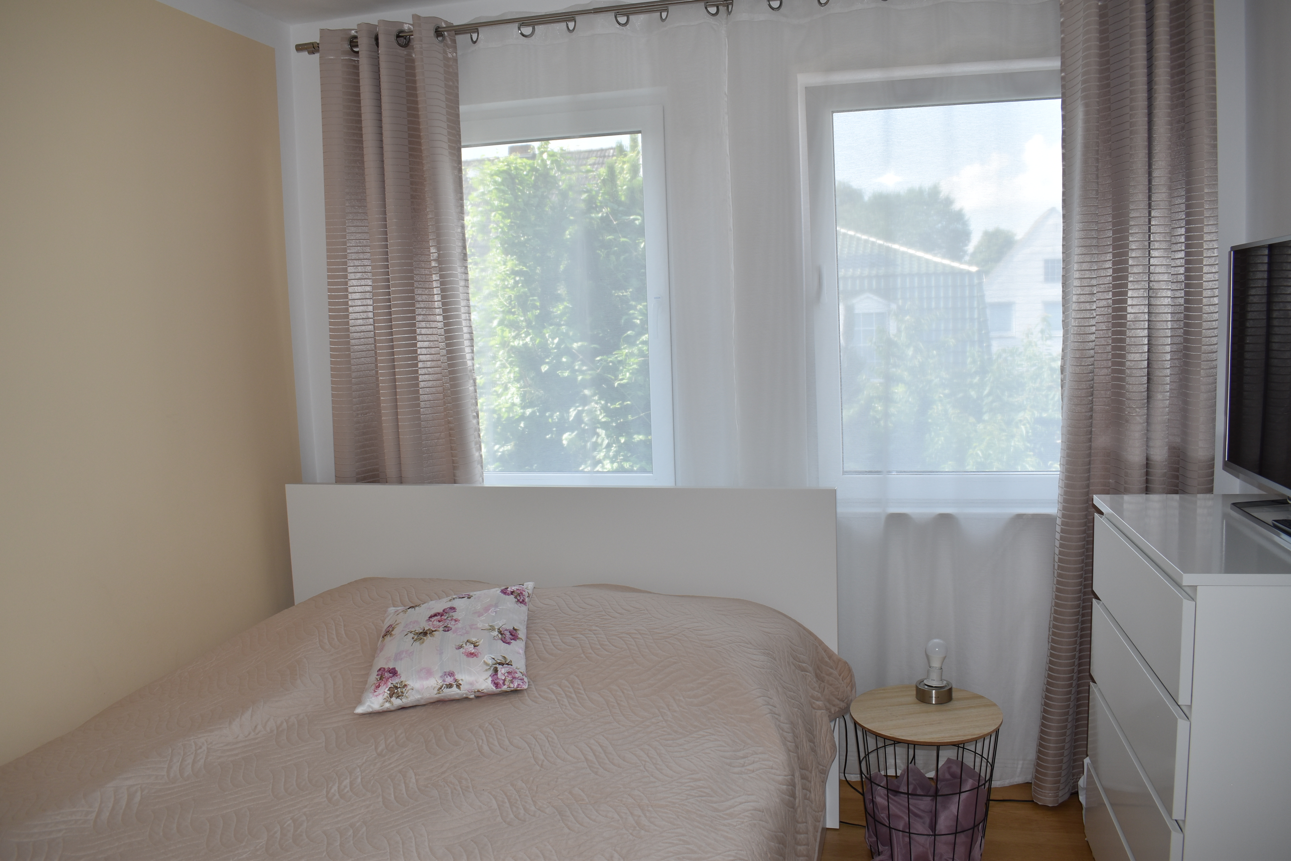 Schlafzimmer l