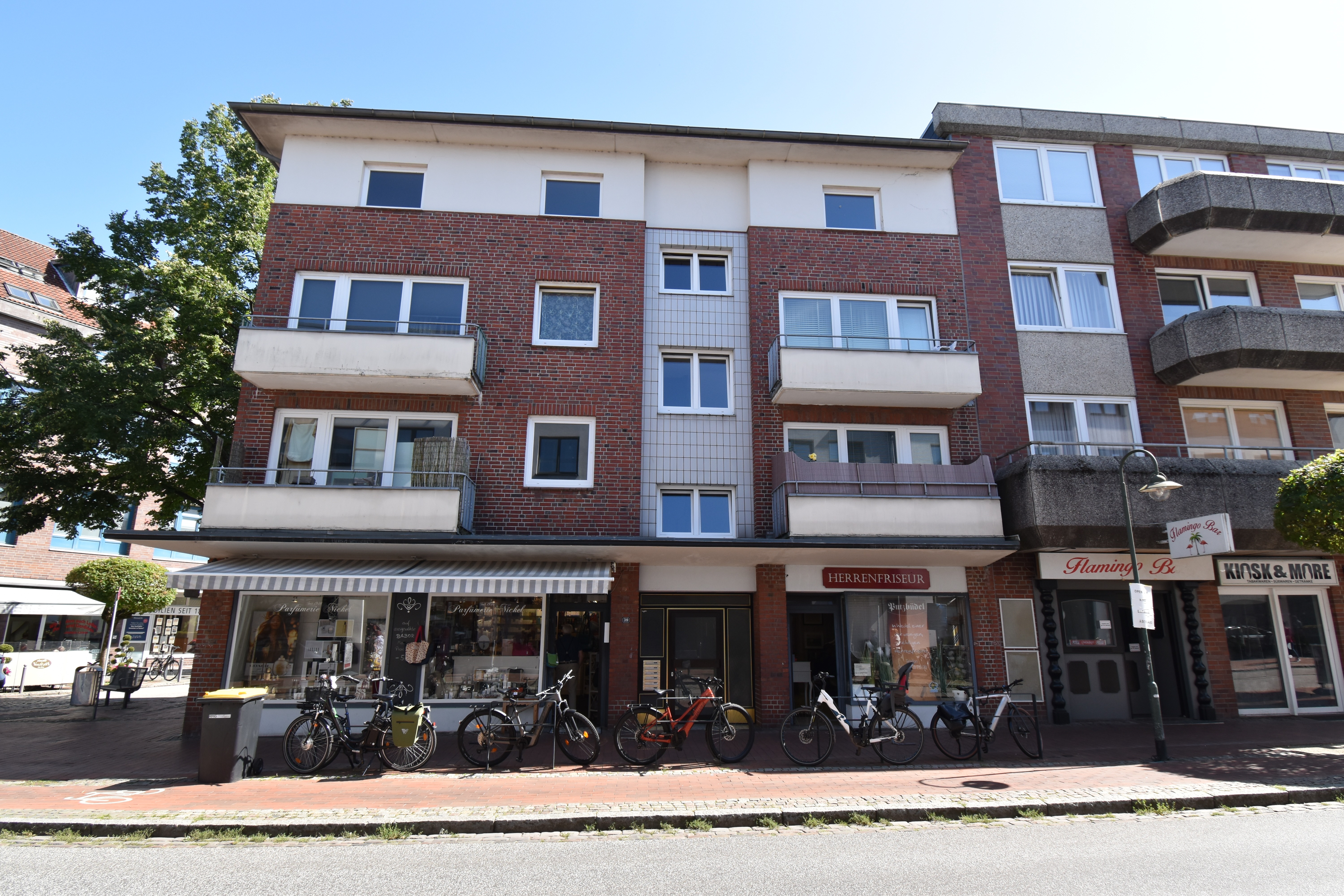 WEDEL-INNENSTADT, WOHN-/ GESCHÄFTSHAUS ZU VERKAUFEN!