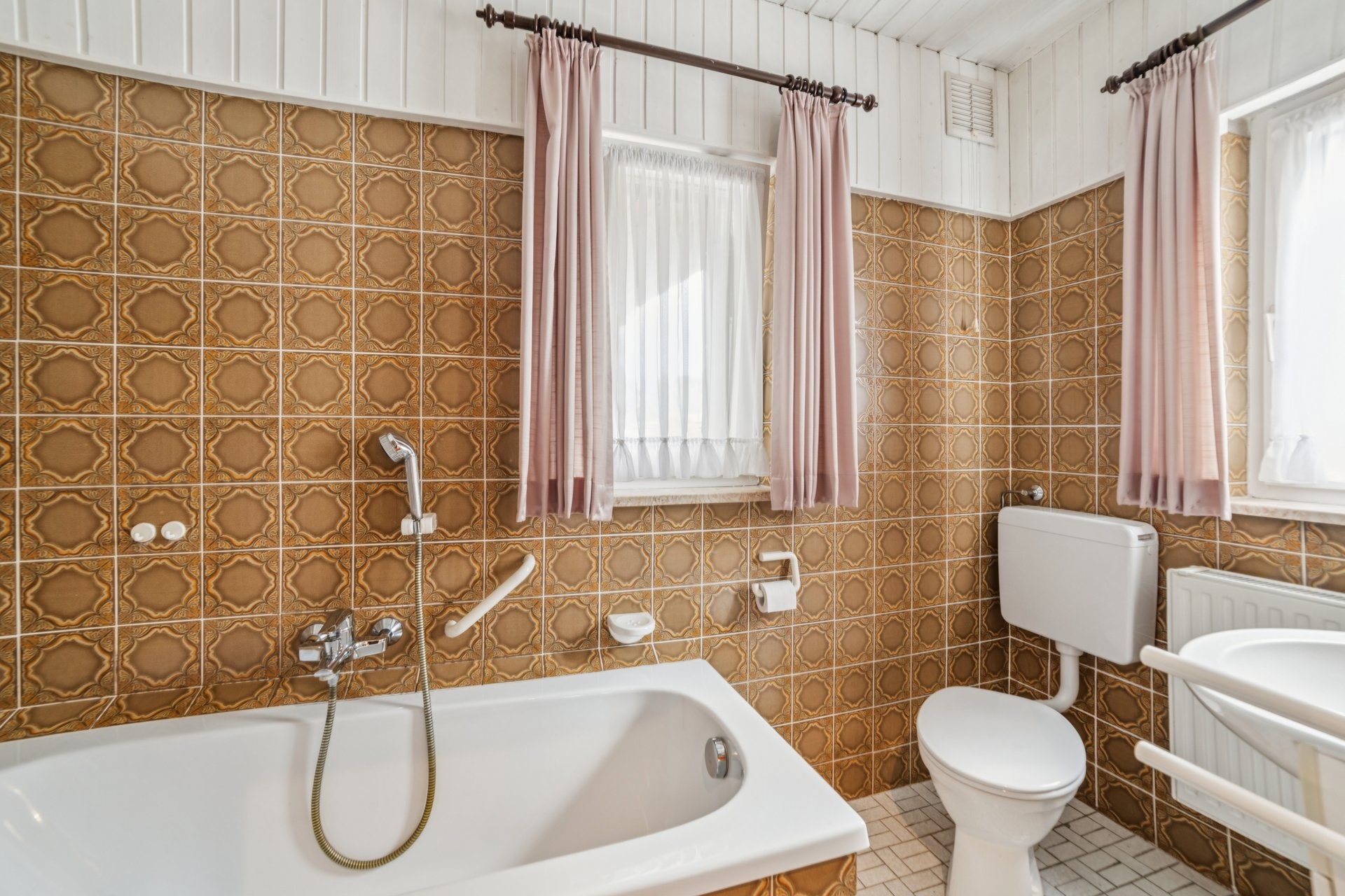 Wannenbad - Haus 1