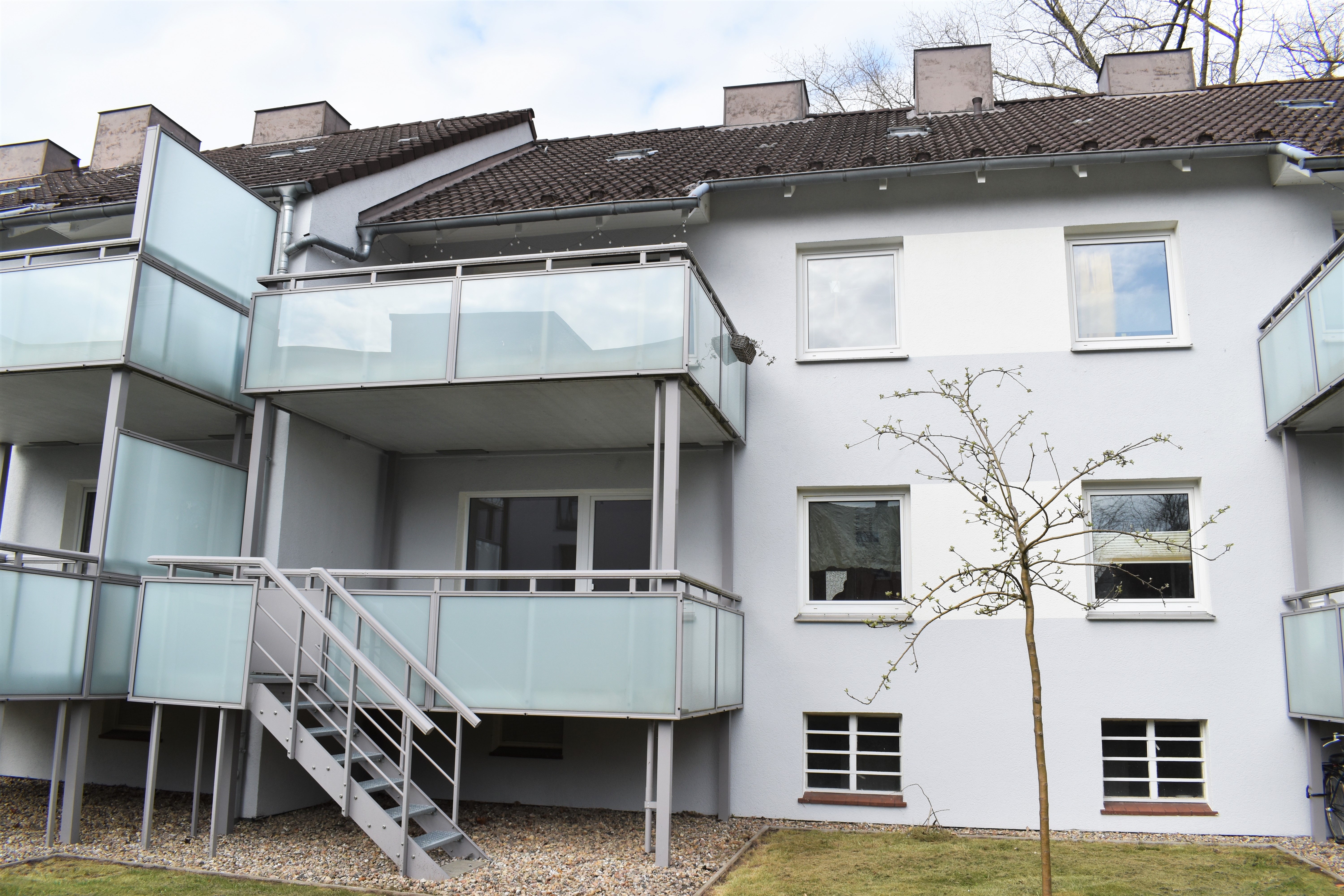 Helle 2-Zimmer-Wohnung mit großem Balkon!