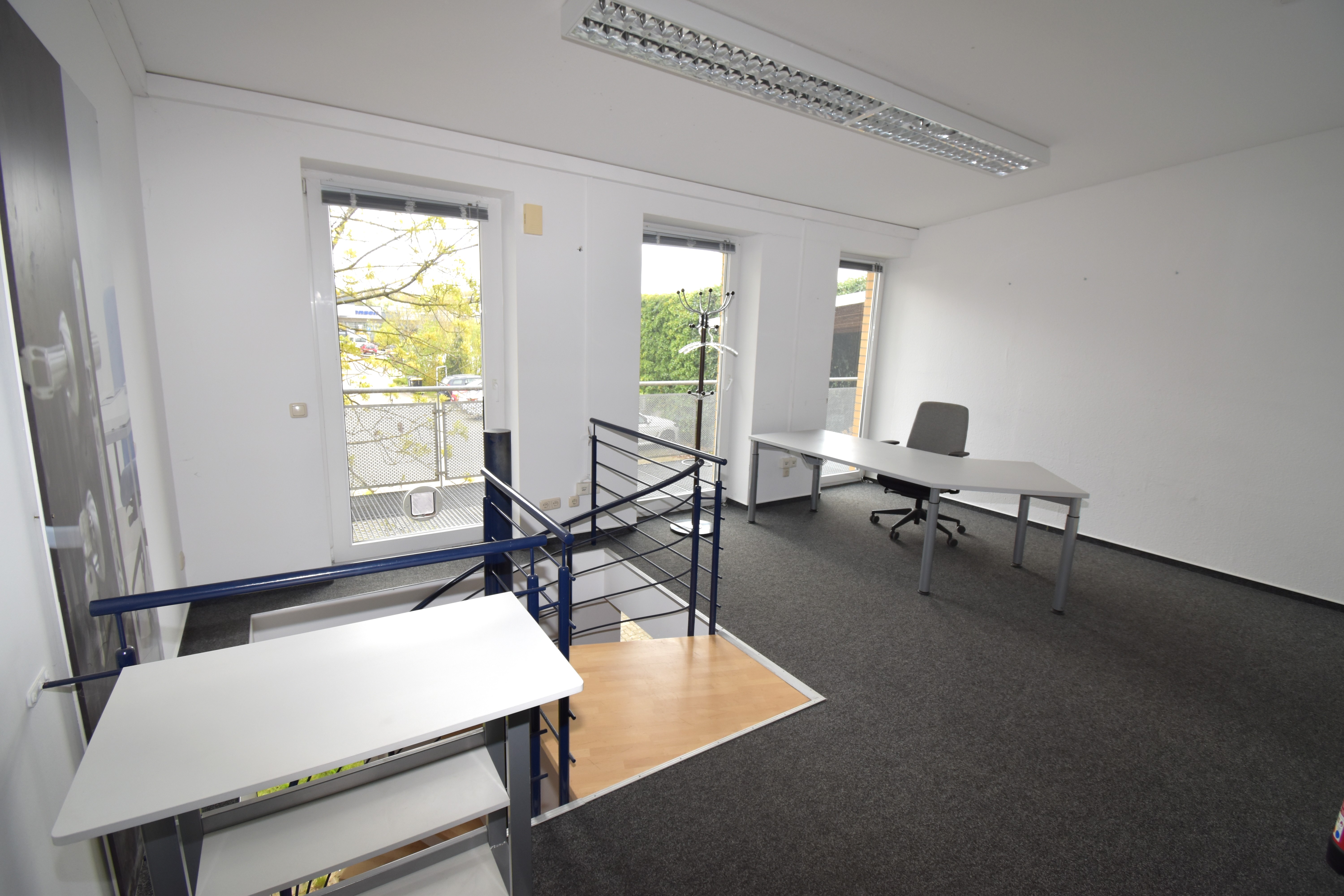 Büro mit Treppe EG-OG