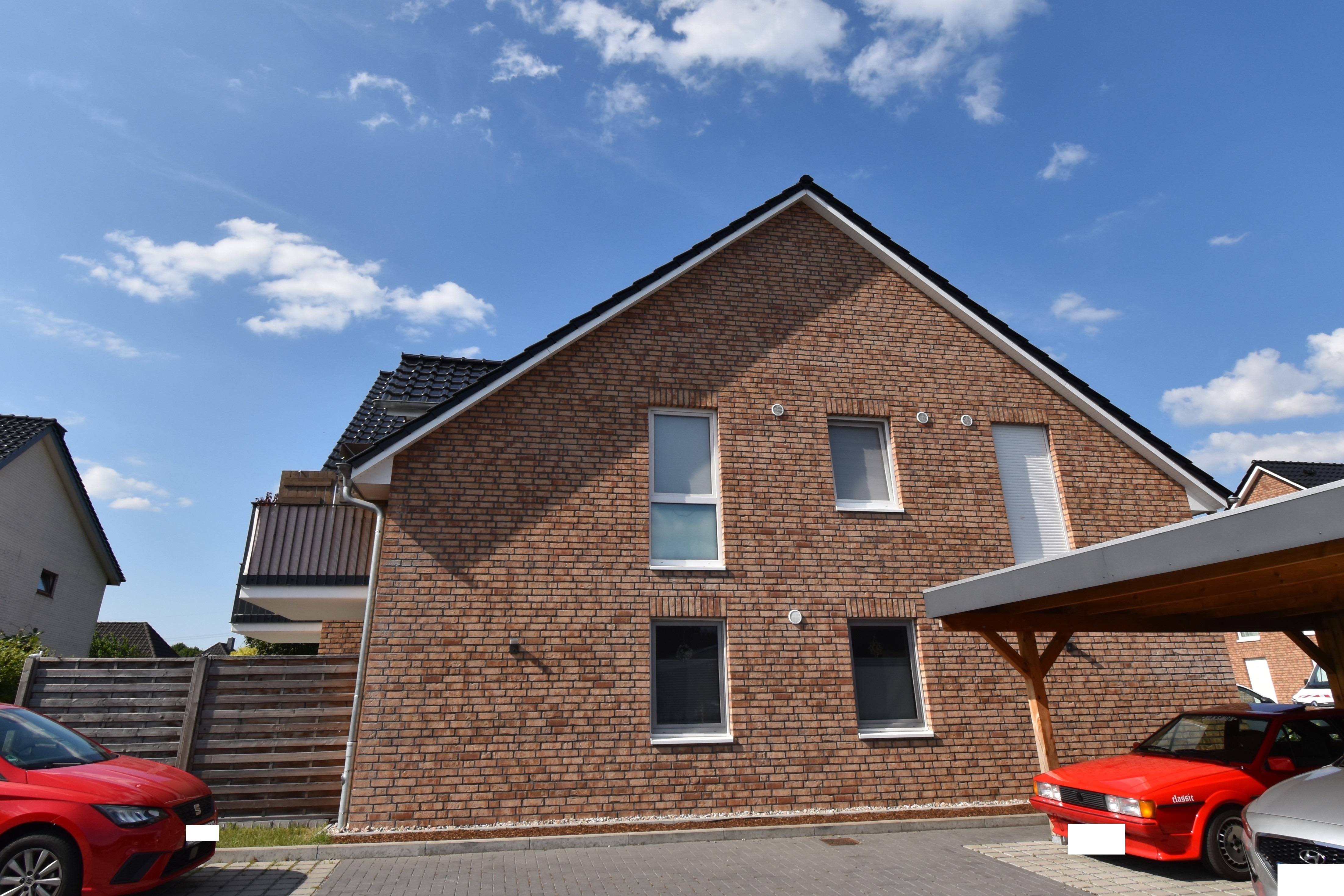 Neuwertige 3 Zimmerwohnung mit Balkon zu vermieten!