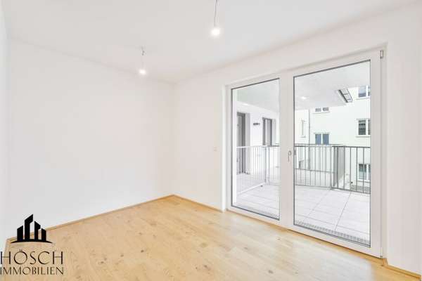Zimmer mit Balkon