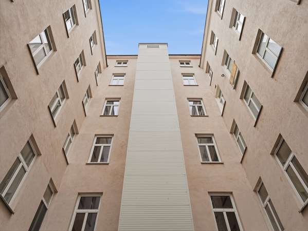 E1008092 (1)