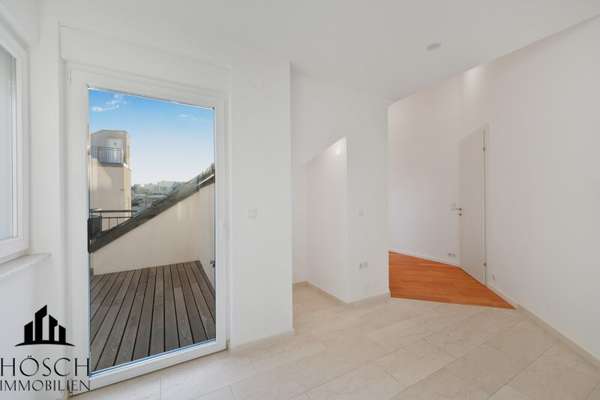 Zimmer mit Balkon