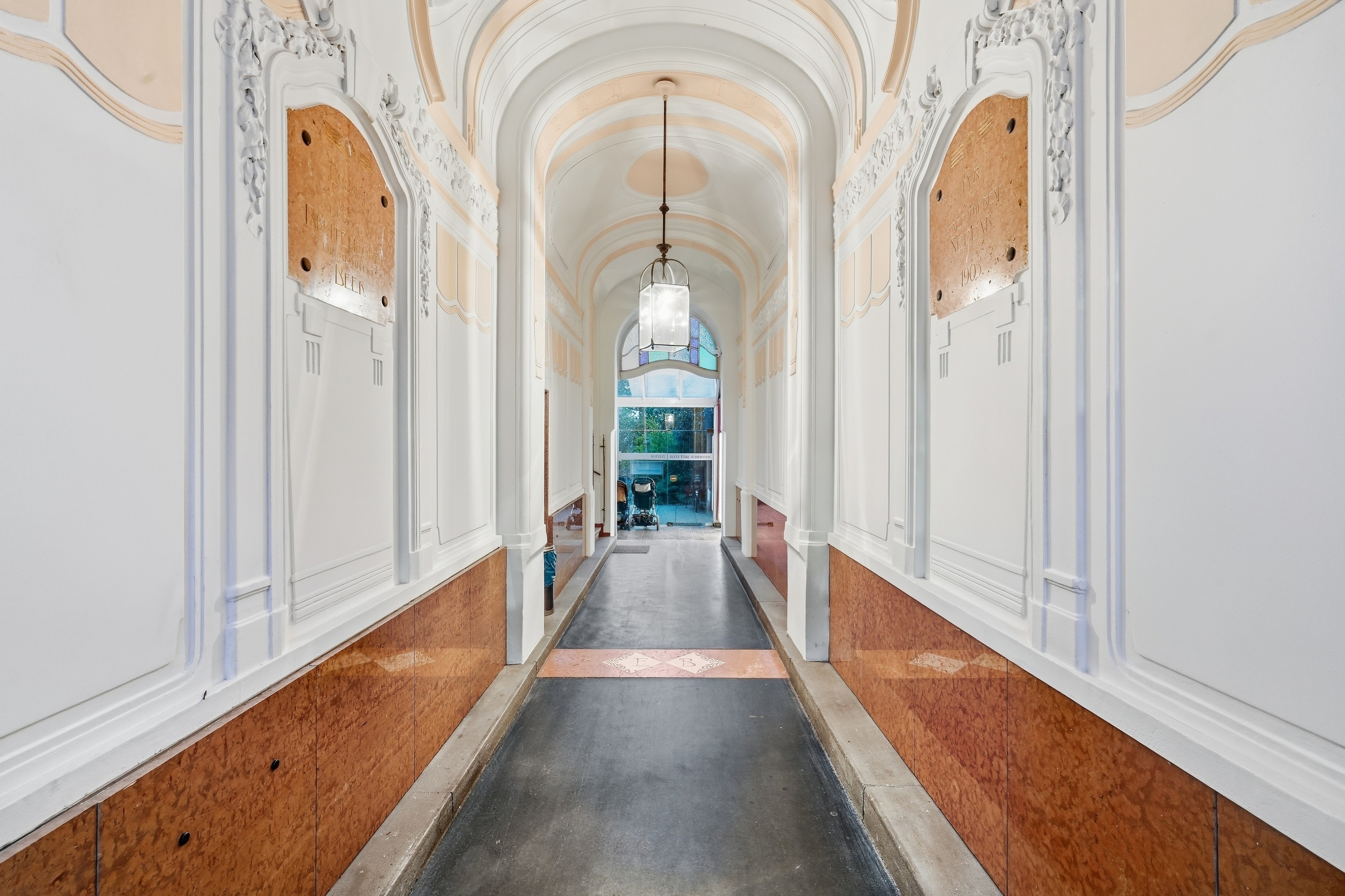 Altbau und Dachgeschoss in Wien | Wohnen mit Garten, Balkon oder Dachterrasse – 2026047 – Hero
