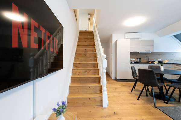 Flur mit Treppe