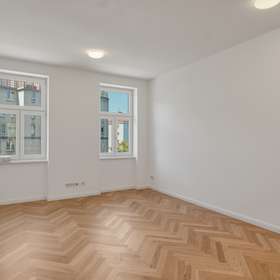 Altbau & Freiraum 1200 – Hero