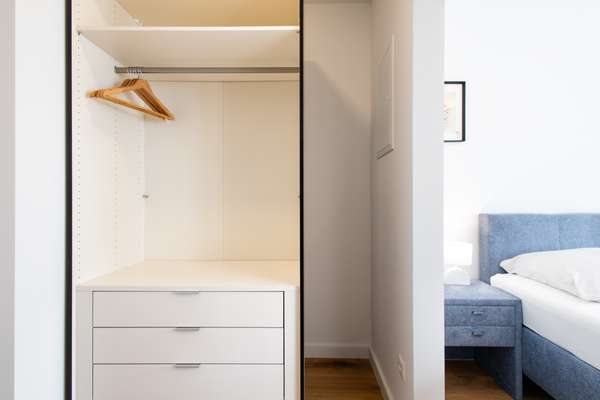 Begehbarer Kleiderschrank