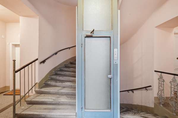 Stiegenhaus 1