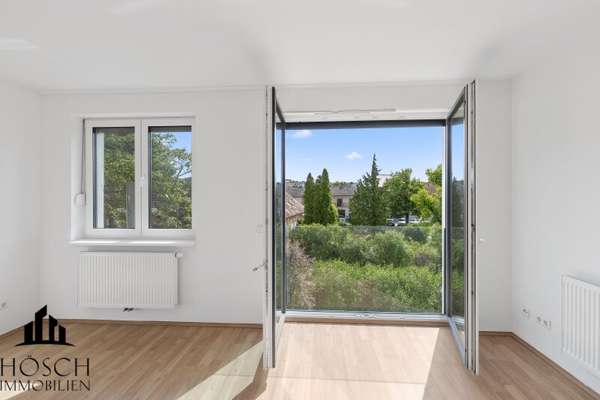 Zimmer mit Balkon