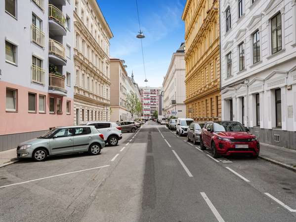 Straßenansicht