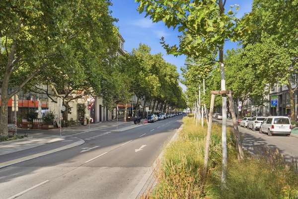 Straßenansicht im Umfeld