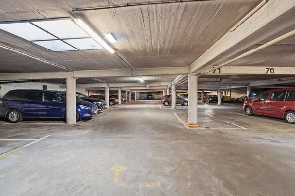 Tiefgarage im Haus – Stellplätze gesondert erhältlich
