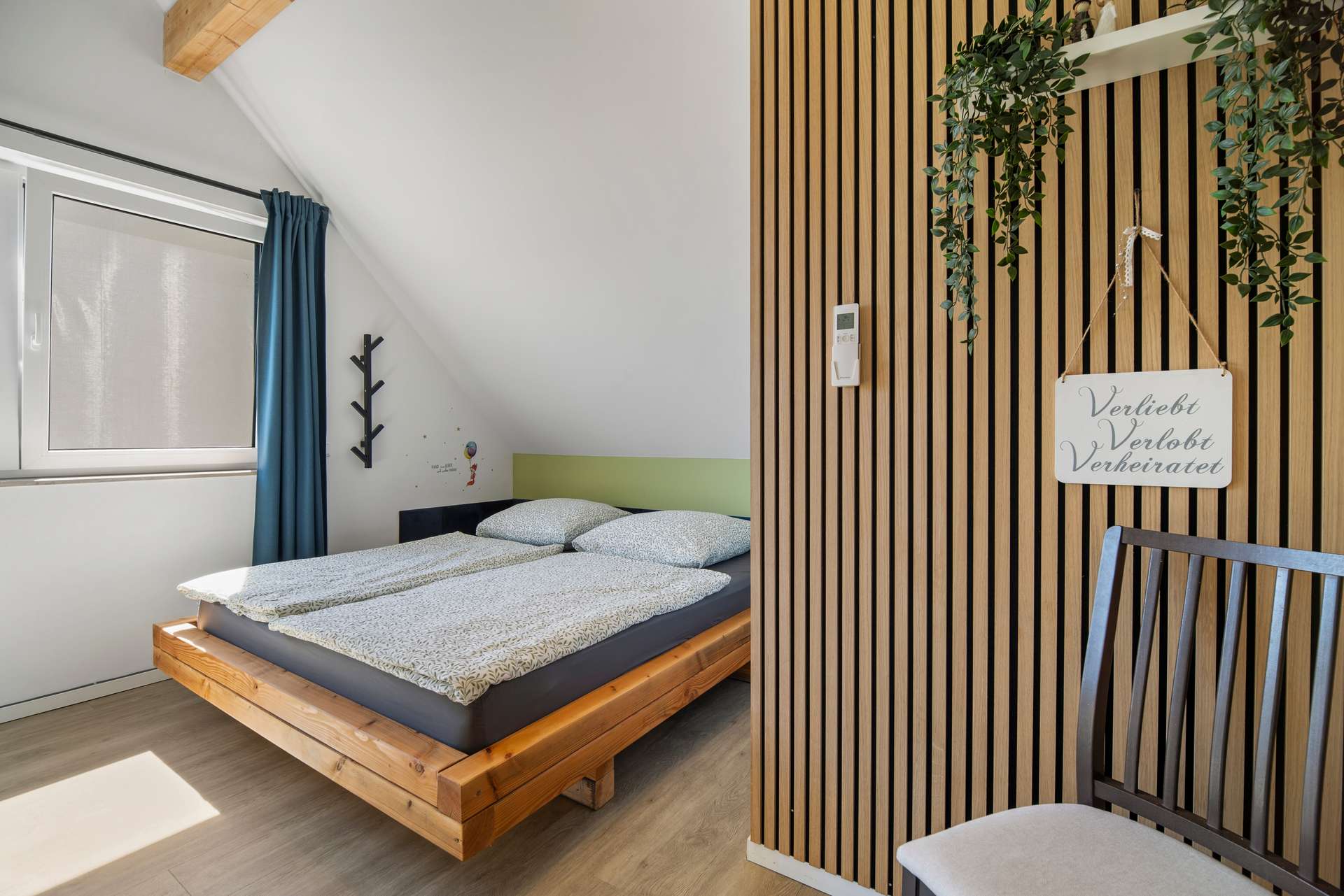 Schlafzimmer (1. OG)