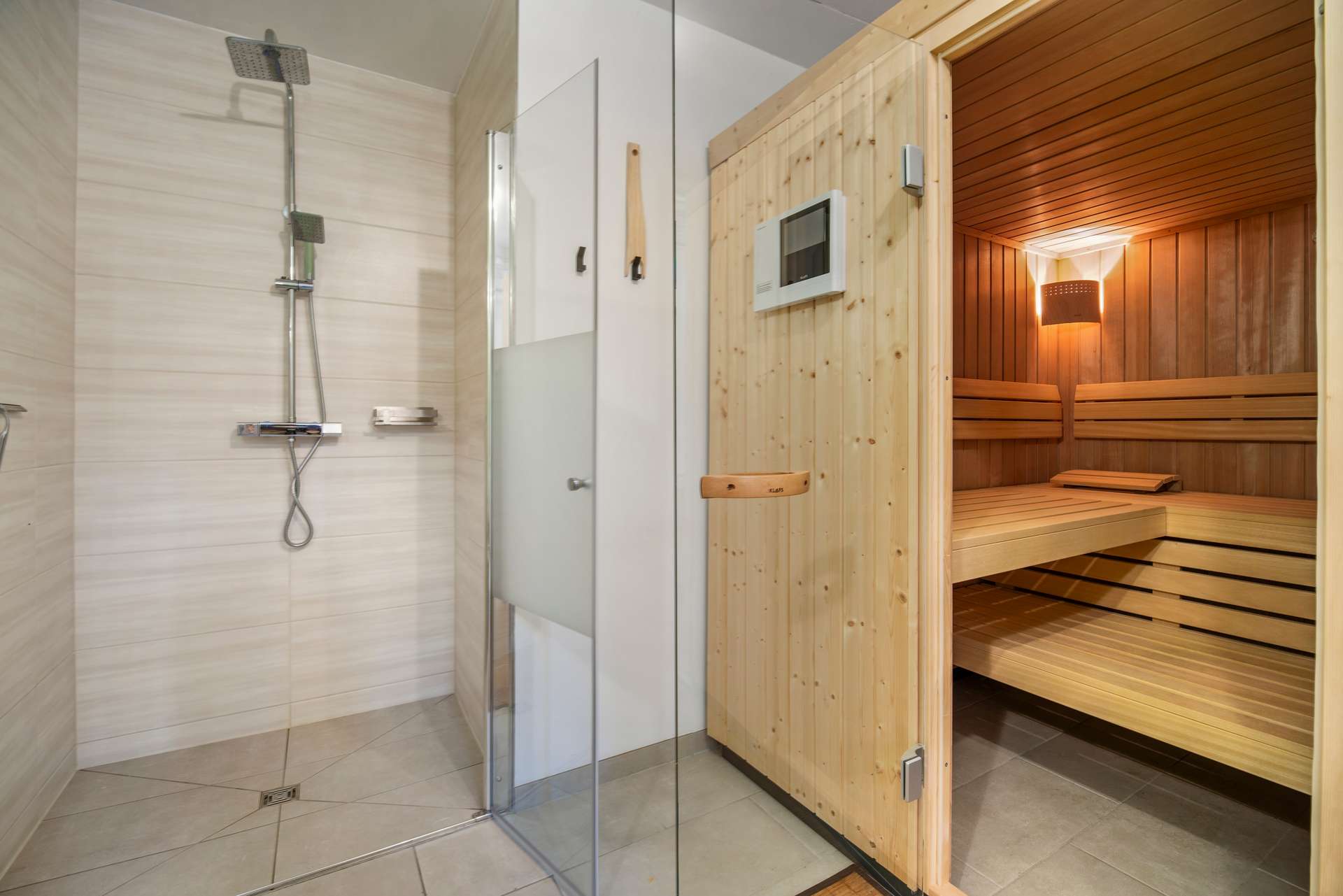 Wellnessbereich: Sauna im Keller