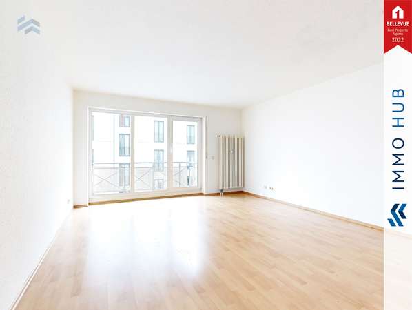 Wohnzimmer mit Balkon – Bild 3