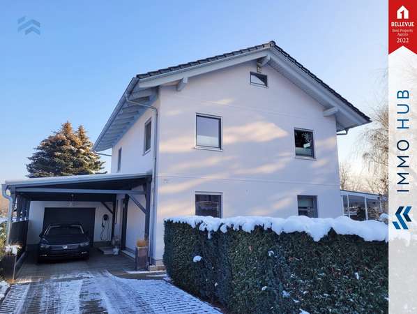 Hausansicht mit Carport – Bild 5