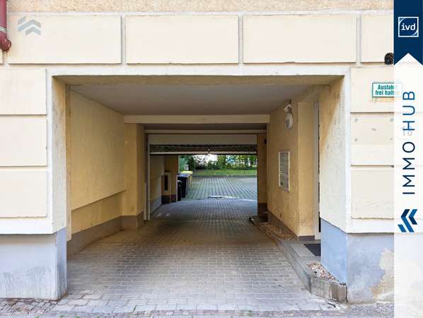 Einfahrt Stellplätze – Bild 4