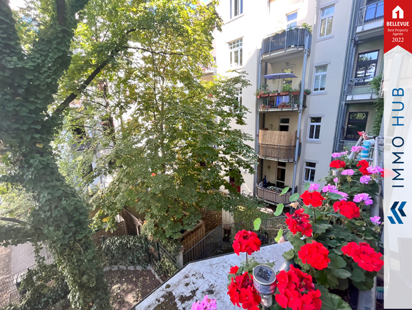 Balkon mit Blick in den Innenhof – Bild 6