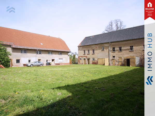 Hof mit Blick zum Wohnhaus – Bild 3