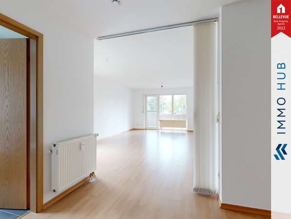 Wohnzimmer mit Balkon – Bild 4