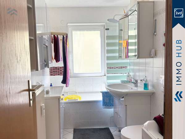 Bad mit Wanne – Bild 9