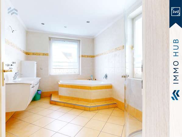 Bad mit Wanne und Dusche – Bild 9